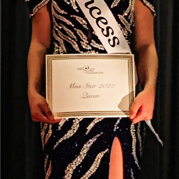 Claire’s Collection Gown size 2 - Picture 3 of 6